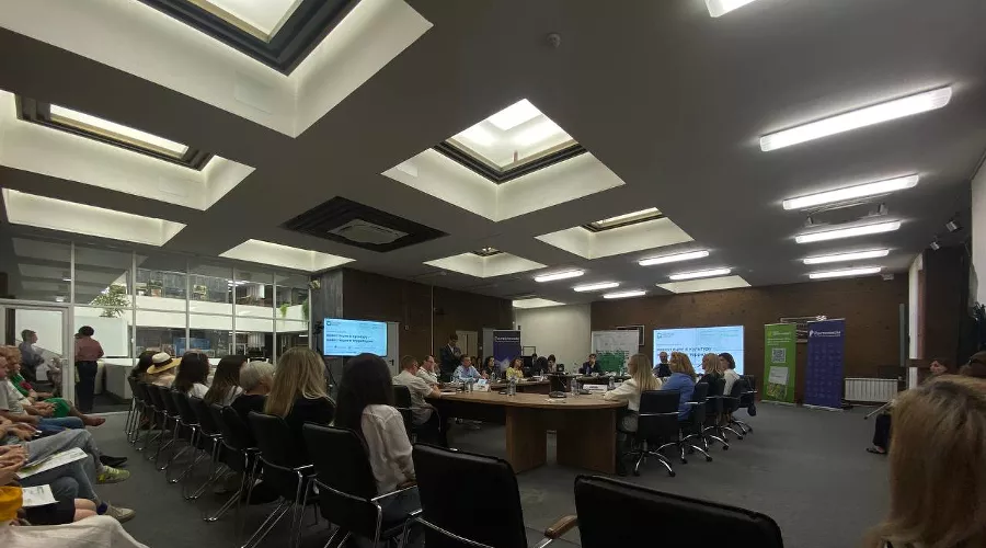 Дискуссия «Инвестиции в культуру — инвестиции в территорию» &copy;&nbsp;Фото из телеграм-канала t.me/chistoe_pole_fest