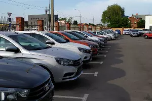 Автомобили Lada &copy;&nbsp;Фото Евгения Мельченко, Юга.ру
