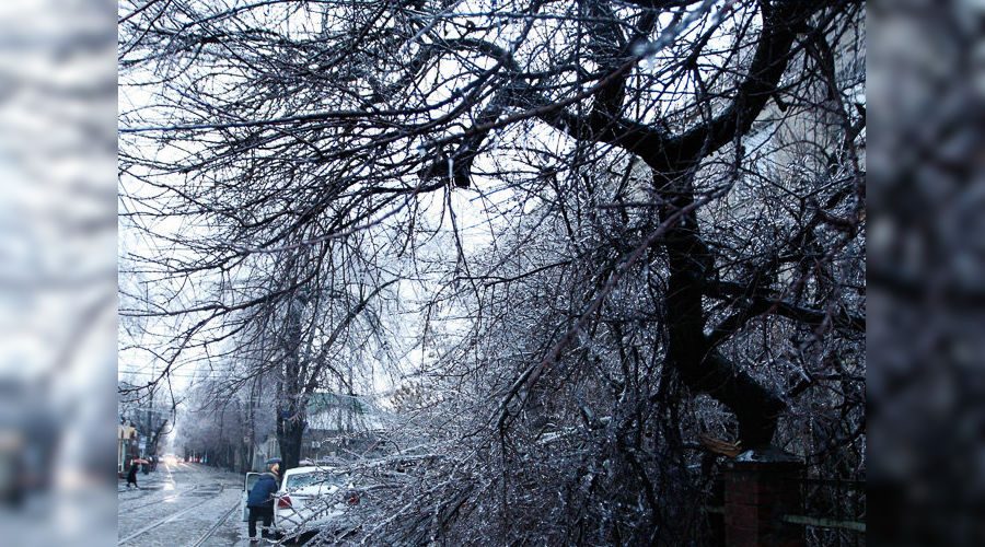 Последствия ледяного дождя в Краснодаре © Влад Александров, ЮГА.ру
