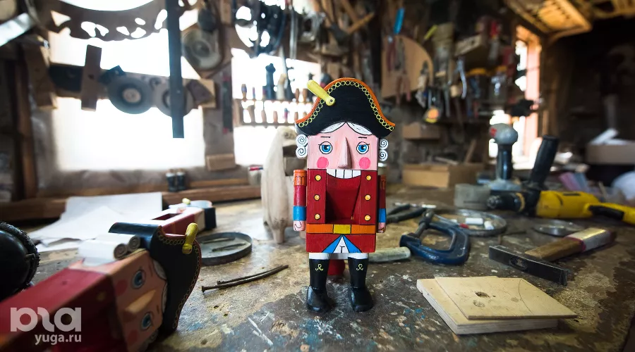 Щелкунчик работы Николая Стежкина &copy;&nbsp;Фото Елены Синеок, Юга.ру
