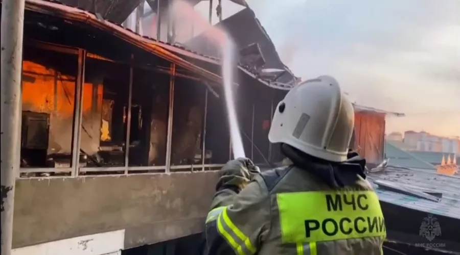 Пожар в Сочи &copy;&nbsp;скриншот видео телеграм канала &laquo;МЧС Росси по г. Сочи&raquo; https://t.me/mchs_sochi/523