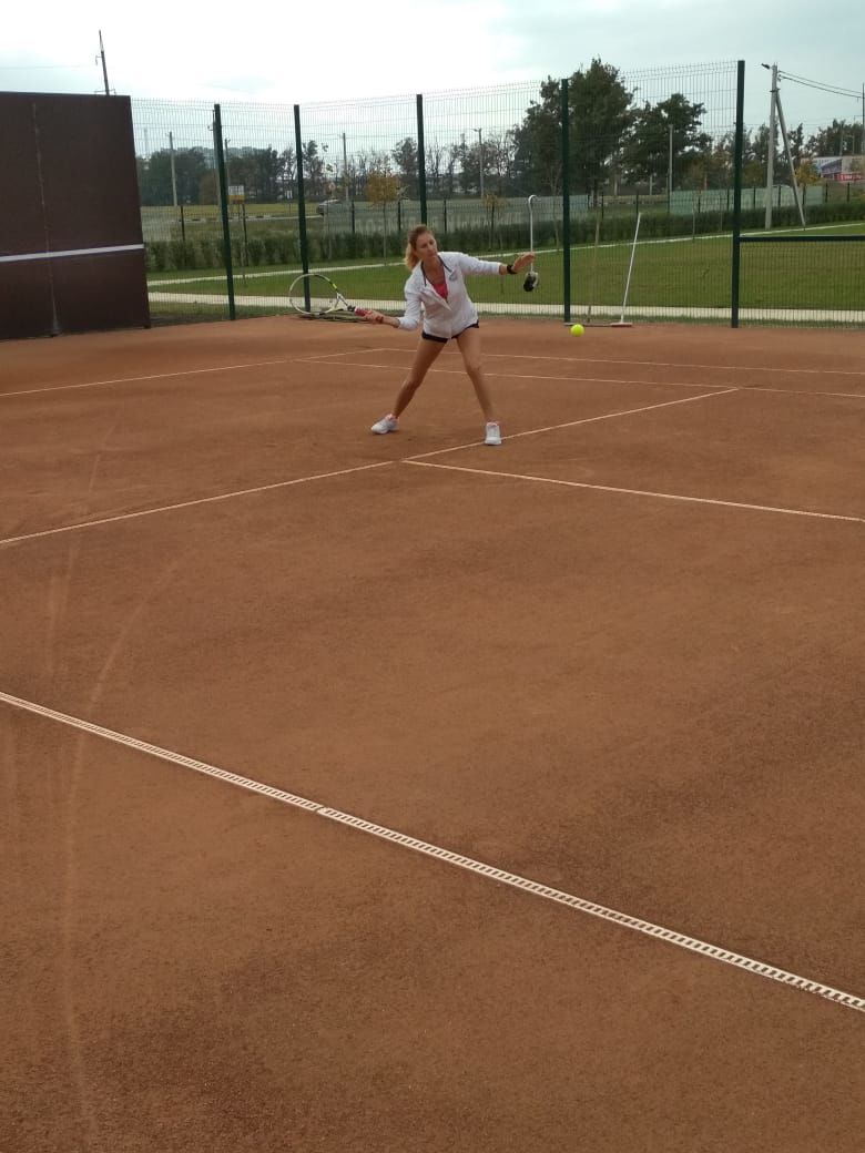 Теннисный корт краснодар. Николино Краснодар теннис. Николино теннисные корты. Краснодар теннисный корт в парке. Теннис парк Краснодар.