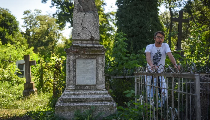 Экскурсия на Всесвятском кладбище &copy;&nbsp;Фото Елены Синеок, Юга.ру