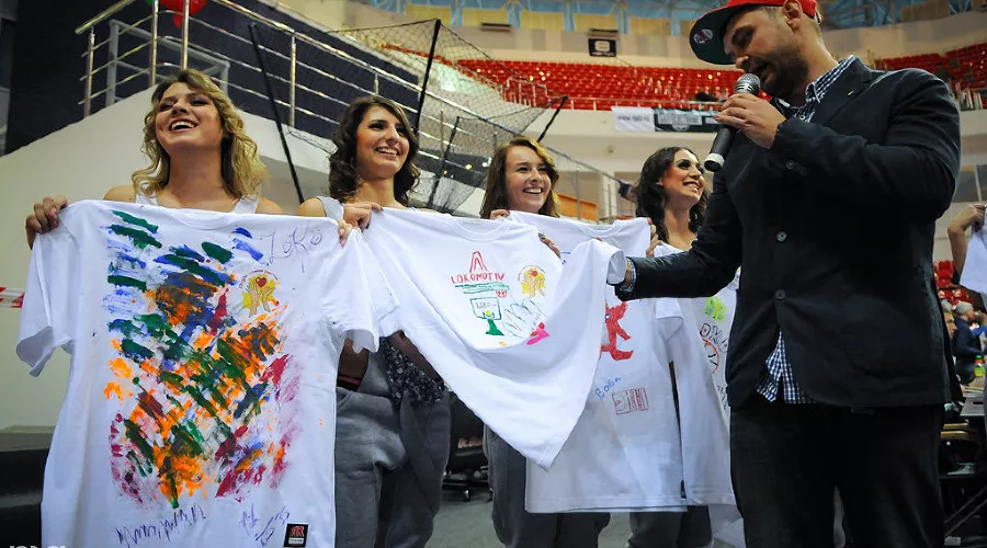 Благотворительный аукцион в рамках акции "Добро своими руками" &copy;&nbsp;Елена Синеок, ЮГА.ру