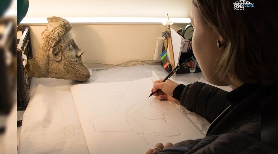  © Фрагмент найденной скульптуры Фото инфоцентра «Крымский мост»