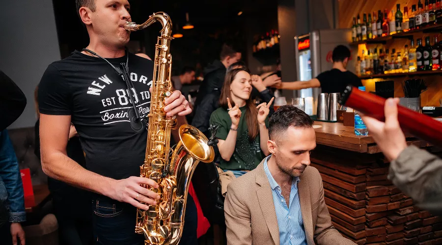 Джазовый четверг в баре «Зерно», саксофонист Юрий Красильников, пианист Владимир Шубин &copy;&nbsp;Фото Николая Владимирова