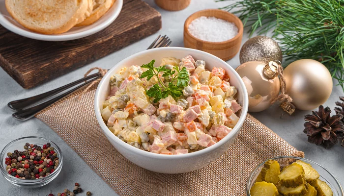 Салат Оливье &copy;&nbsp;Фото Dolga1987, freepik.com