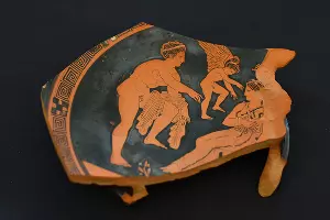 Раскопки в Фанагории. Уцелевшая гробница позднеантичной эпохи &copy;&nbsp;Фото Елены Синеок, Юга.ру