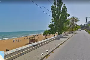 «Городской пляж» в Махачкале &copy;&nbsp;Скриншот yandex.ru/maps, панорама 2024 года