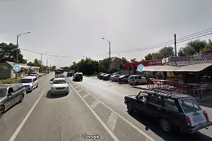 С 9 сентября 2024 г. будет запрещена остановка транспорта на чётной стороне улицы Калинина (на фото – справа) &copy;&nbsp;Скриншот сайта maps.google.com