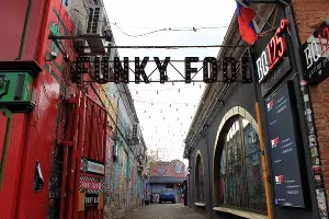 Вход во двор на Красной, 67 &copy;&nbsp;Фото Марины Солошко, Юга.ру