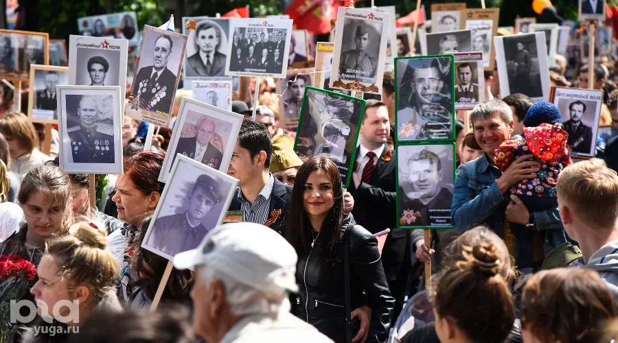 Акция «Бессмертный полк» в Краснодаре &copy;&nbsp;Фото Елены Синеок, Юга.ру