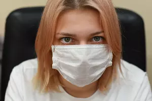 Медицинская маска &copy;&nbsp;Фото Елены Синеок, Юга.ру