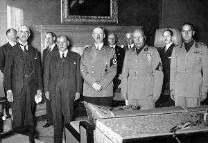 Мюнхенское соглашение — соглашение между Германией, Великобританией, Францией и Италией, подписанное в Мюнхене в ночь на 30 сентября 1938 года