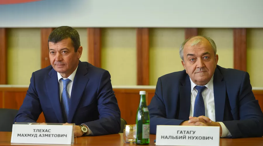 Махмуд Тлехас и Нальбий Гатагу &copy;&nbsp;Фото пресс-службы главы Республики Адыгея