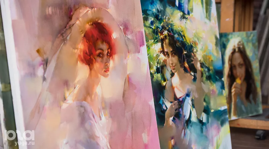 Картины Валерия и Инны Цукахиных &copy;&nbsp;Фото Елены Синеок, Юга.ру