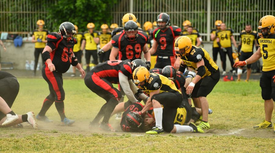 Матч чемпионата Юга России «Тавры» — «Краснодарские бизоны» © Фото из группы «ВКонтакте» «"ТАВРЫ-КФУ" |Американский футбол| Крым», vk.com/tauruscrimea