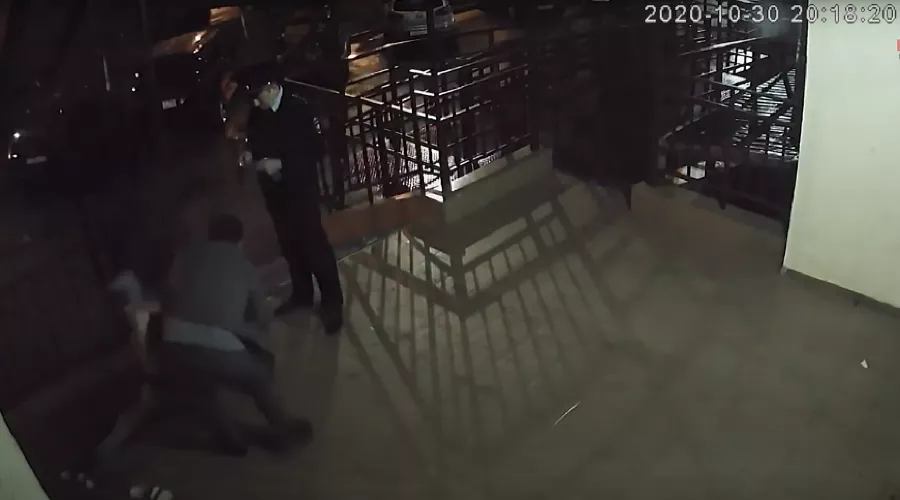  &copy;&nbsp;Скриншот видео с ютуб-канала "Комитета против пыток", youtube.com/channel/UC05o_jac52aYPTjxKbPM4LQ