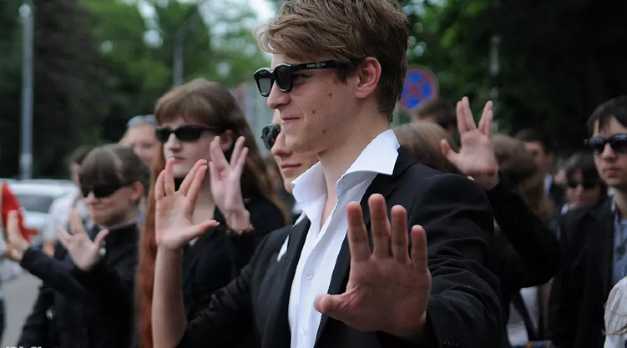 Флешмоб "Люди в черном" в Краснодаре &copy;&nbsp;Елена Синеок. ЮГА.ру