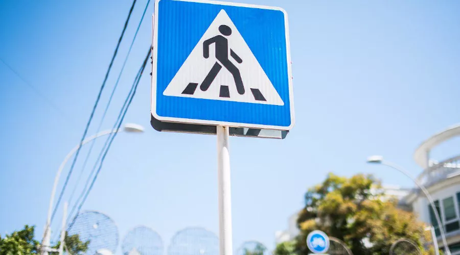 Пешеходный переход &copy;&nbsp;Елена Синеок, ЮГА.ру