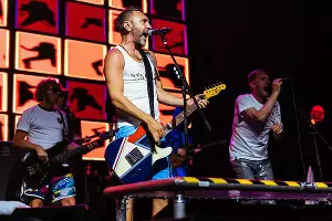 Выступление группировки «Ленинград» в Сочи. Дворец зимнего спорта «Айсберг», август 2017 г. &copy;&nbsp;Фото Игоря Грипаса