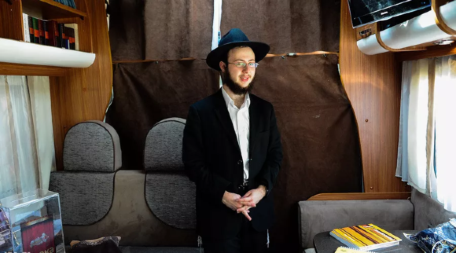 Мицва танка - мобильная синагога на колесах в Сочи &copy;&nbsp;Нина Зотина, ЮГА.ру