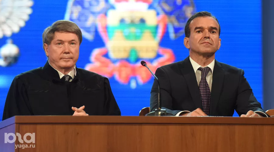 Александр Чернов (слева). Инаугурация губернатора Кубани Вениамина Кондратьева (справа) &copy;&nbsp;Фото Елены Синеок, Юга.ру