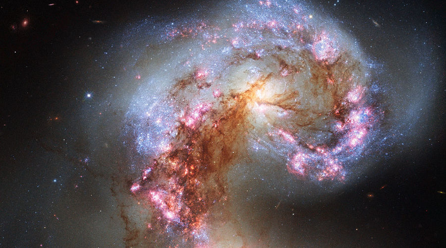 Галактика  © Фото с сайта spacetelescope.org