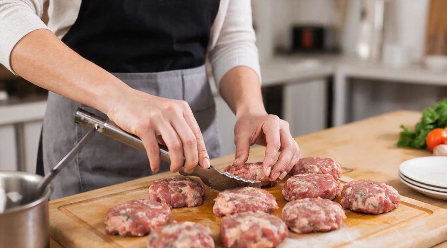 котлеты &copy;&nbsp;Изображение сгенерировано нейросетью Gigachat