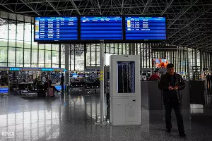 Работа сотрудников служб аэропорта авиационной безопасности в аэропорту Сочи &copy;&nbsp;Нина Зотина, ЮГА.ру