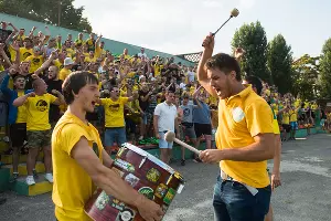 Болельщики на матче между &laquo;Кубанью&raquo; и &laquo;Абинском&raquo; &copy;&nbsp;Фото Елены Синеок, Юга.ру
