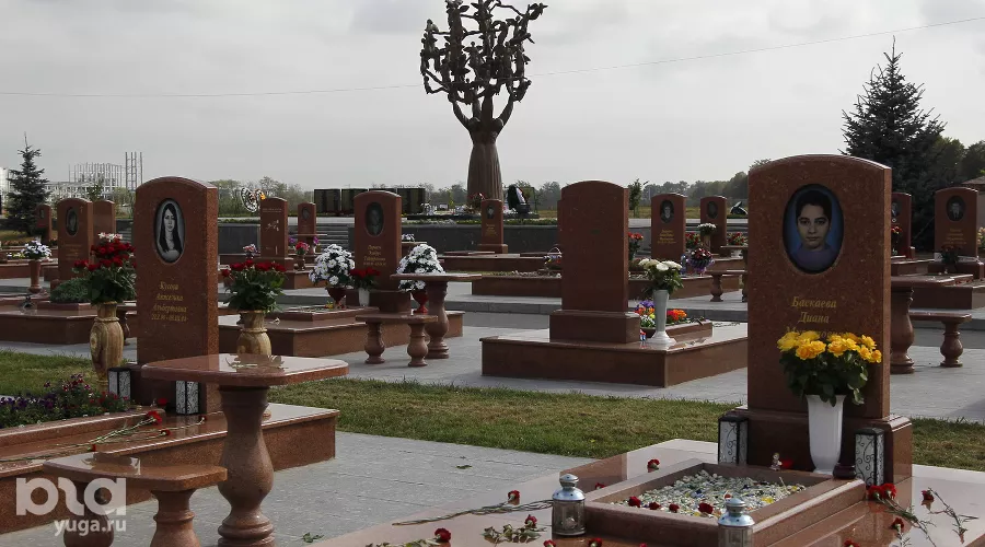 Мемориальное кладбище "Город ангелов" в Беслане &copy;&nbsp;Влад Александров, ЮГА.ру