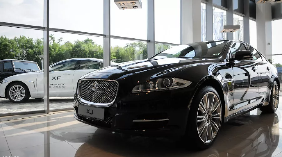 Открытие дилерского центра Jaguar Land Rover компании "КЛЮЧАВТО" в Краснодаре &copy;&nbsp;Елена Синеок, ЮГА.ру