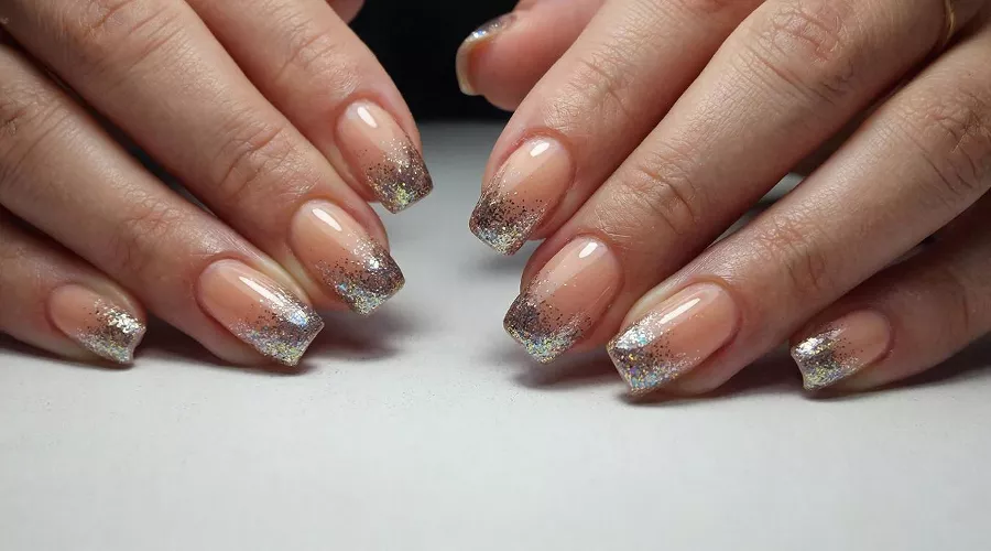 маникюр &copy;&nbsp;Изображение сгенерировано нейросетью Gigachat