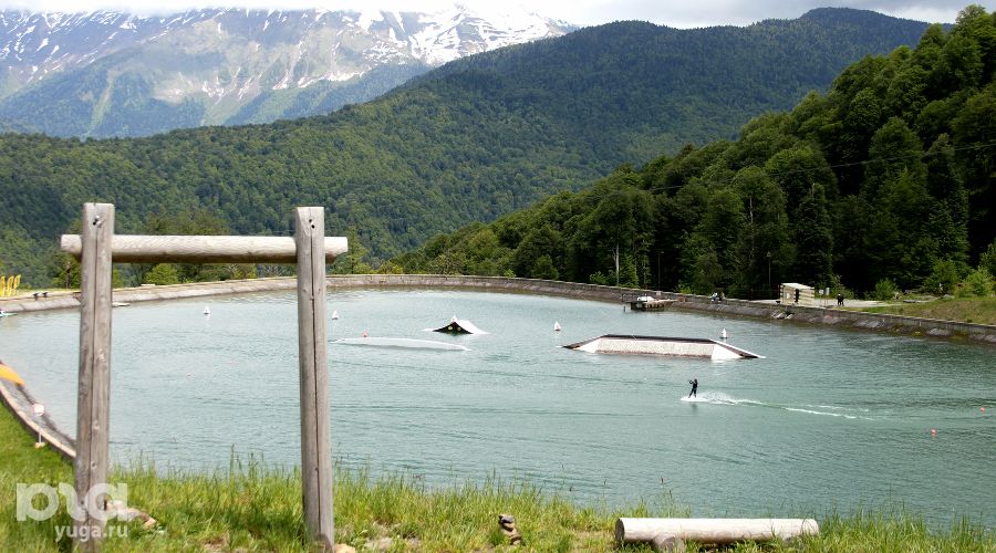 Верхнее озеро на курорте «Роза Хутор» &copy;&nbsp;Фото Марины Солошко, Юга.ру