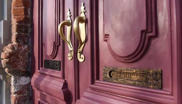 Двери после реставрации. Дом мещан Петренко в Краснодаре, улица Буденного, 157 &copy;&nbsp;Фото Елены Синеок, Юга.ру