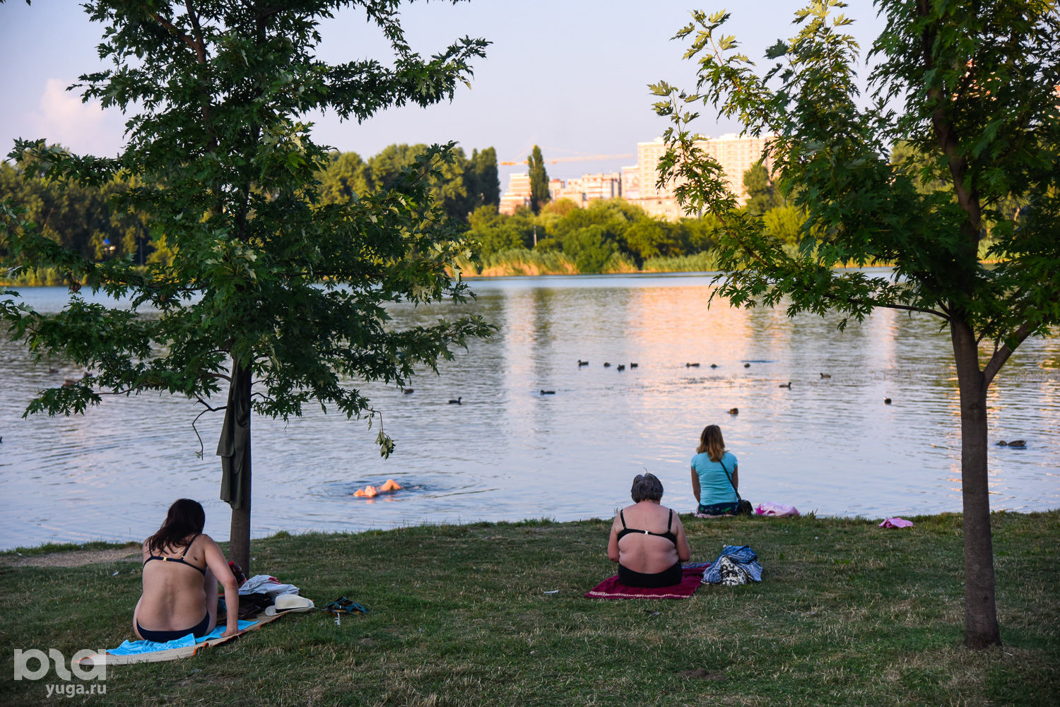 Купания краснодар. Пляж в Краснодаре на реке Кубань. Парк Старая Кубань Краснодар. Городской пляж Старая Кубань Краснодар. Река Кубань Краснодар набережная пляж.