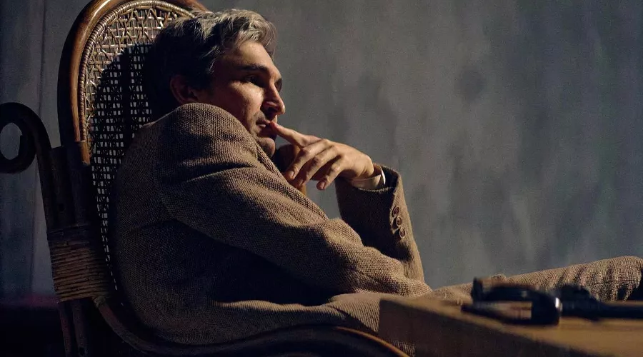 Актер Алексей Мосолов в роли Шерлока Холмса &copy;&nbsp;Фото Юлии Марининой