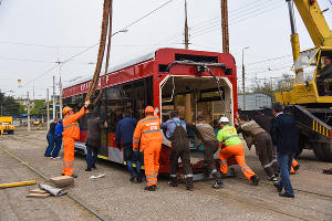 Новый трехсекционный трамвай "Витязь"  © Елена Синеок, ЮГА.ру