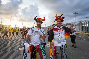 Фанаты Германии и Швеции перед матчем на стадионе «Фишт» &copy;&nbsp;Фото Елены Синеок, Юга.ру