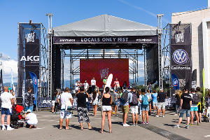 Фестиваль серф-культуры Locals Only в Сочи &copy;&nbsp;Фото Елены Синеок, Юга.ру