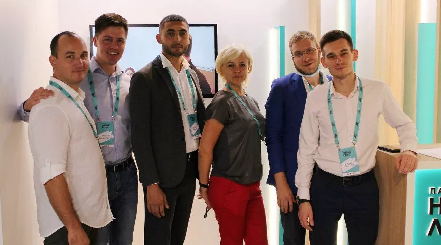 Елена Полосуева с другими представителями Краснодара на съезде партии «Новые люди» &copy;&nbsp;Фото Евгении Хилько