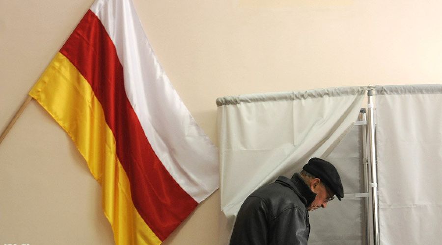 В Южной Осетии прошел 2 тур президентских выборов © Сергей Карпов. ЮГА.ру