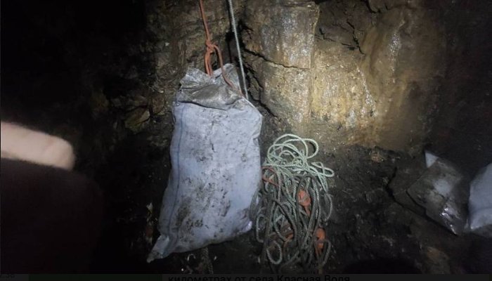 В Сочи из пещеры нацпарка подняли 70 мешков мусора