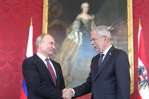 Владимир Путин и Александр ван дер Беллен &copy;&nbsp;Фото пресс-службы администрации президента РФ